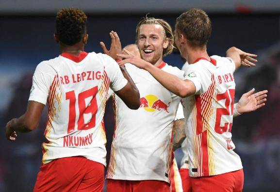  沙尔克零四遭遇历史性连败危机  