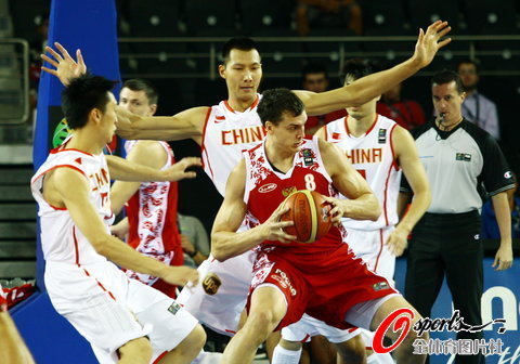  沃尔夫斯堡定位球防守失误葬送好局