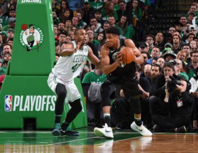  霍勒迪攻防一体显身手，雄鹿击败凯尔特人缩小差距  